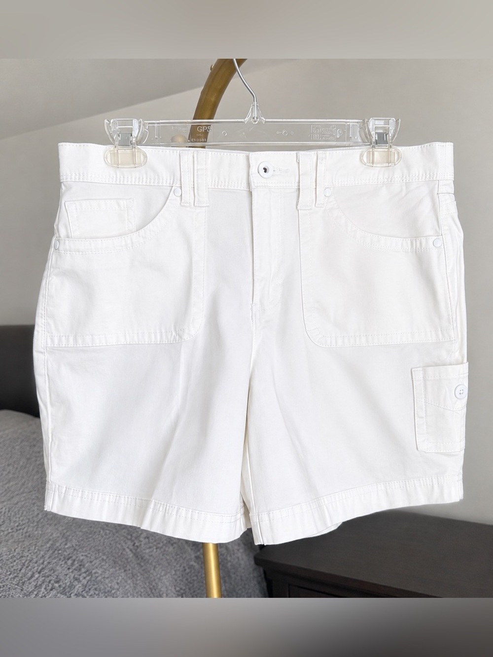 Jones New York White Cargo Shorts Size 8 NWT Utility Stretch